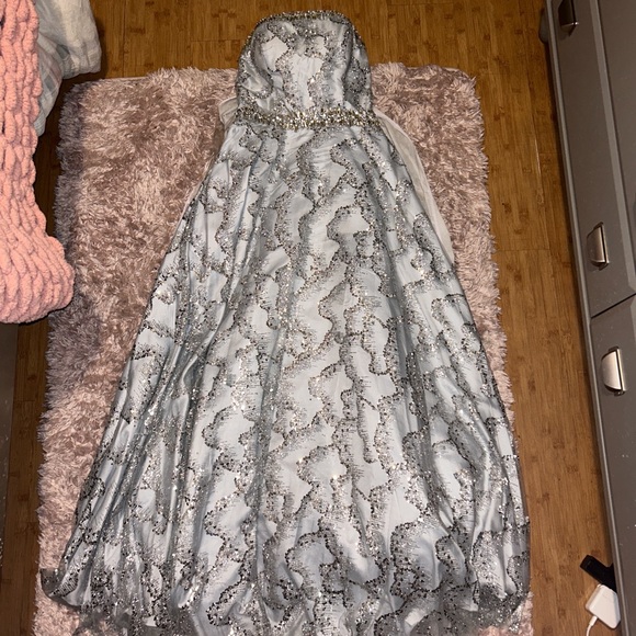 Silver strapless corset sparkly gown with rhinestones - Picture 5 of 5